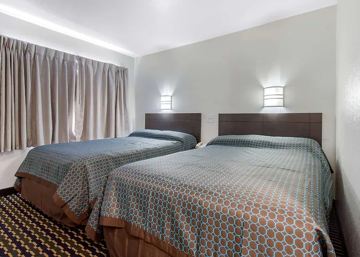 Rodeway Salem Route 52 Inn
