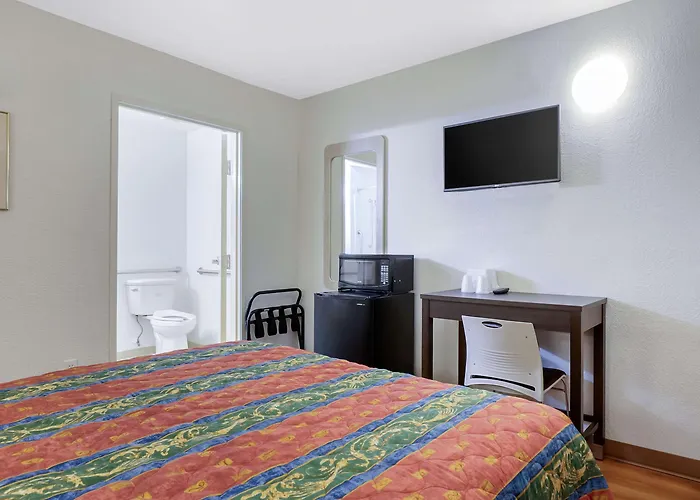 Rodeway Salem Route 52 Inn Winston-Salem