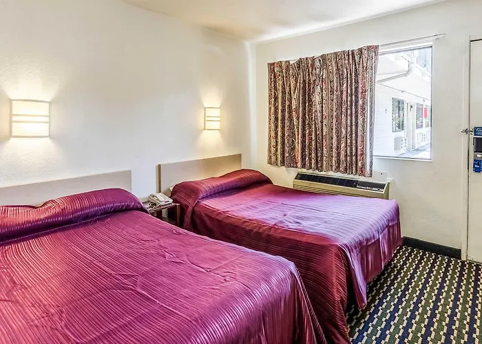 Rodeway Salem Route 52 Inn Winston-Salem