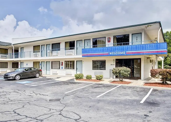 Rodeway Salem Route 52 Inn 3*