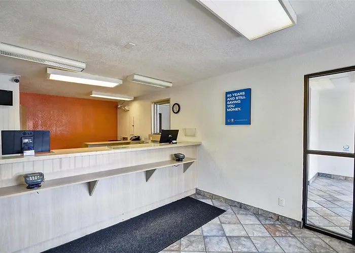 Rodeway Salem Route 52 Inn Winston-Salem