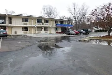 Rodeway Salem Route 52 Inn 3*